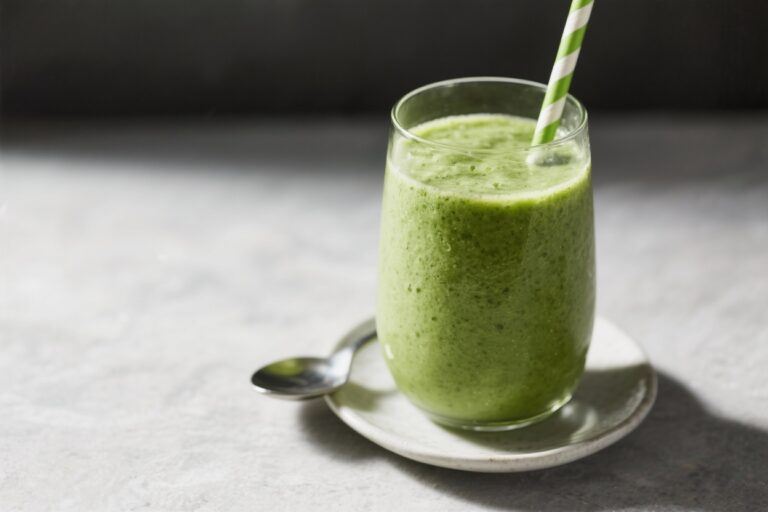 My Favorite Easy Green Smoothie Recipe!