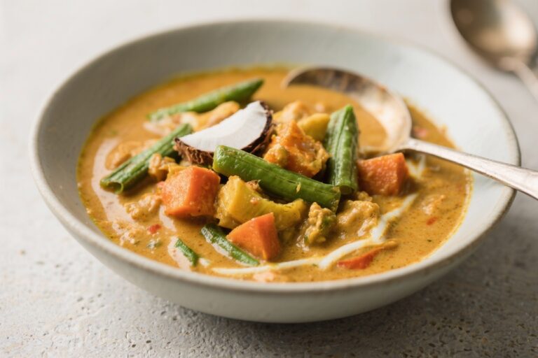 Super Delicious Vegan Coconut Curry Recipe!
